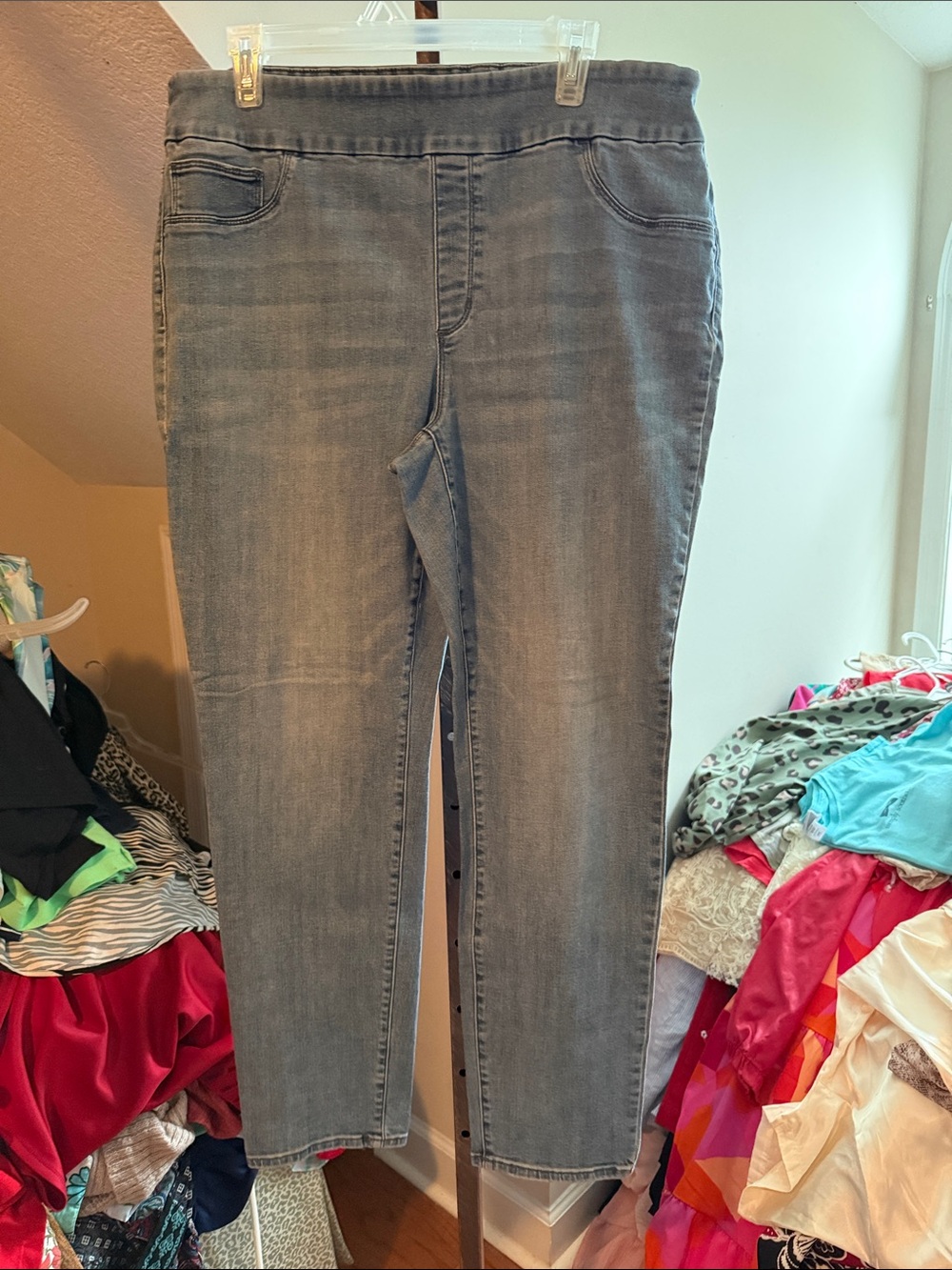 Chico's Slim Stretch Jeggings in Gray Wash